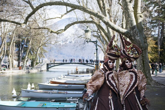 Annecy - Venice of the Alps - Tour from Geneva - The one-hour coach ride across the border