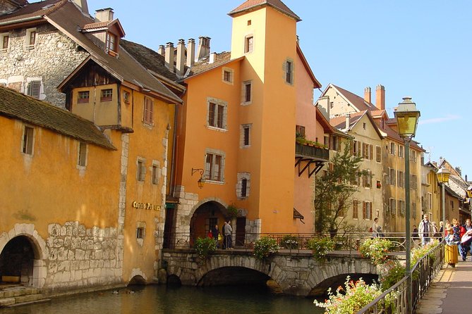 Annecy - Venice of the Alps - Tour from Geneva - Meeting at Place Dorcière in Geneva