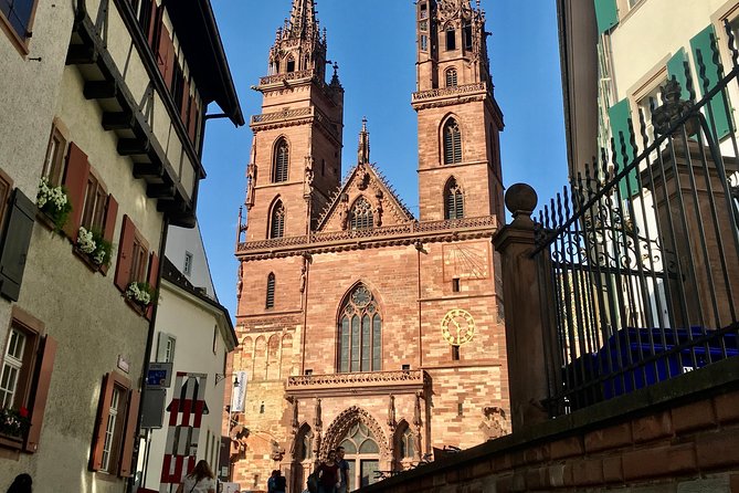 Basel Historical Old Town Tour - The practical problem: finding the guide on time