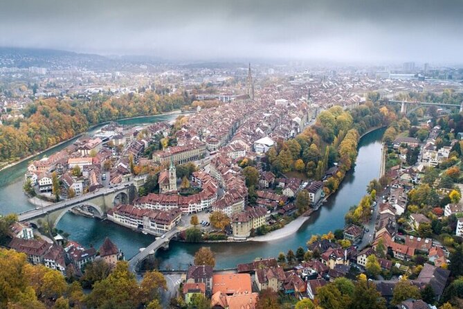 Bern Highlights and Hidden Gems Walking Tour With A Guide - A private start at Bern’s Bundesplatz