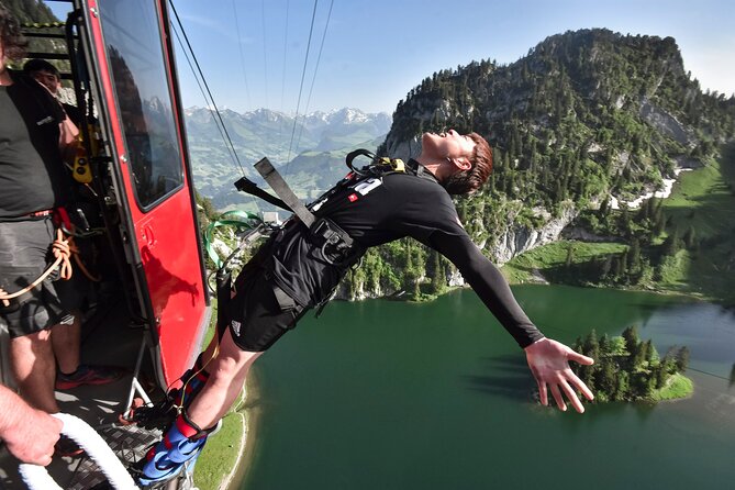 Bungy Jump Stockhorn with OUTDOOR - Safety gear and the final countdown