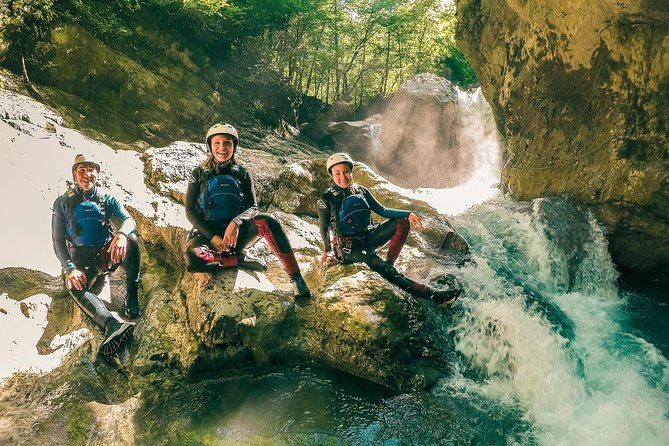 Canyoning Interlaken with OUTDOOR - Getting ready for the first rappel