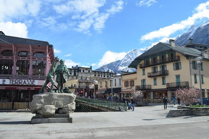 Chamonix & Mont Blanc Guided Day Trip with SkyView Panoramic bus - Your guide matters more than the bus