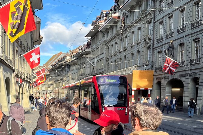 Chocolate tour in Bern with chocolate tasting - Nobile Cioccolateria E Gelateria and the Casa Nobile box