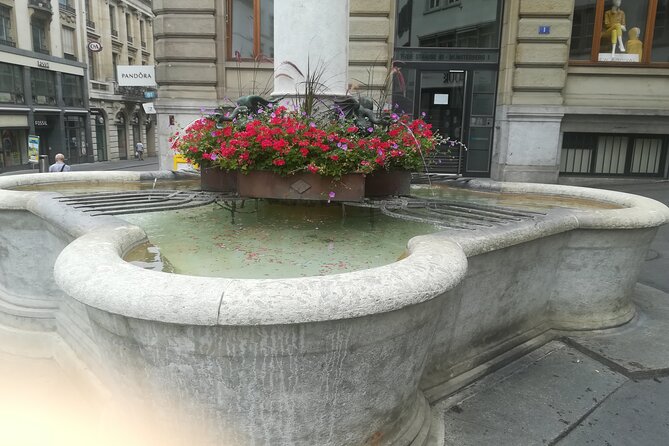 City tour Basel (walking tour) - The Tinguely-Brunnen in 15 minutes