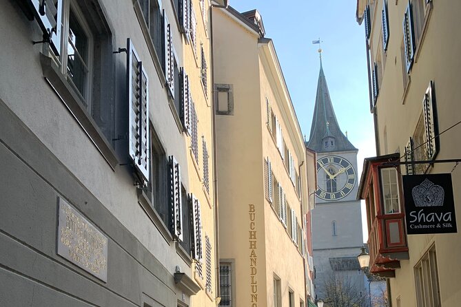 City tour Zurich with the city whispers from CHF 21.00 - Niederdorf and the medieval Ehgraben