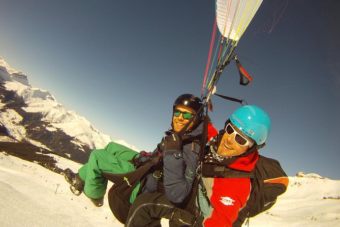 Davos Absolutely Free Flying Paragliding Tandem Flight 1'000 Meters High - The landing near the center of Davos