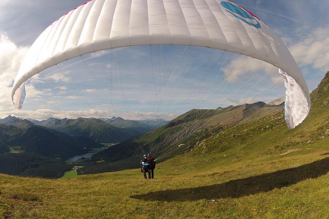 Davos Absolutely Free Flying Paragliding Tandem Flight 1'000 Meters High - Small details that make a big difference