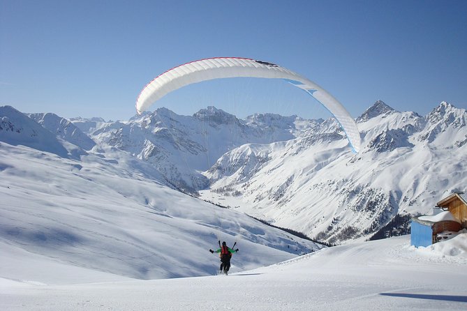 Davos Absolutely Free Flying Paragliding Tandem Flight 1'000 Meters High - 15 to 35 minutes above Davos