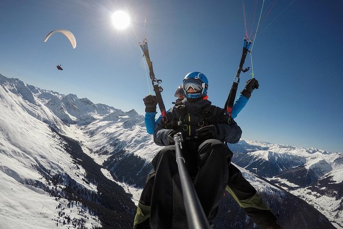 DAVOS: Paragliding For 2 Passengers - Together In The Air! (Video&Photos Incl.) - Flying over Davos with someone beside you