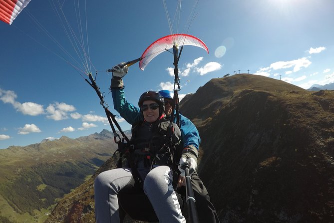 DAVOS: Paragliding For 2 Passengers - Together In The Air! (Video&Photos Incl.) - What the takeoff briefing covers