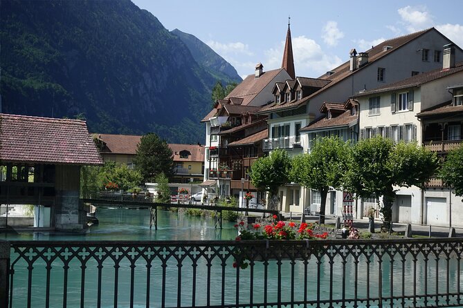 Daytrip to Swiss Villages: Interlaken Grindelwald & Lauterbrunnen - What this Lucerne day trip is really selling