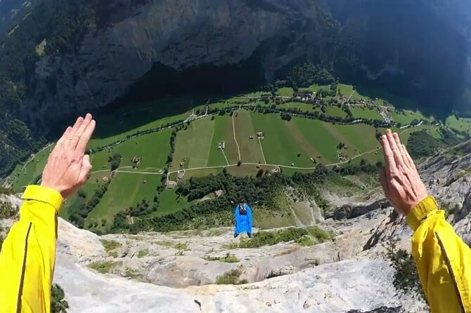 Discover Lauterbrunnen with CHEESE & CHOCOLATE - Who will get the most from this outing