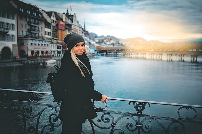 Einstein in Zurich: Walk in Time Exploration Game and Tour - Starting at Rathausbrücke with Einstein as your guide in spirit