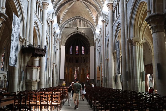 Explore Lausanne in 60 minutes with a Local - Starting near the Palais de Rumine