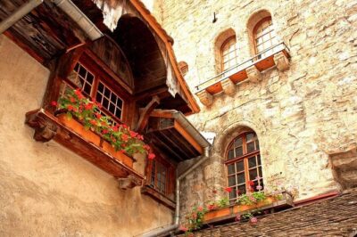 Explore Montreux in 60 minutes with a Local