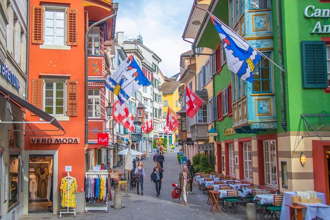 Explore the Instaworthy Spots of Zurich with a Local - Münsterbrücke and the Limmat old-town view
