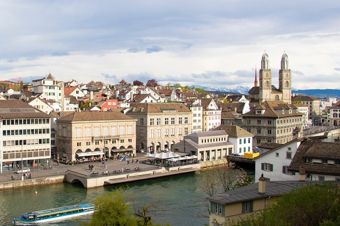 Explore Zurich in 60 minutes with a Local - St. Peter’s Church and the giant clock face