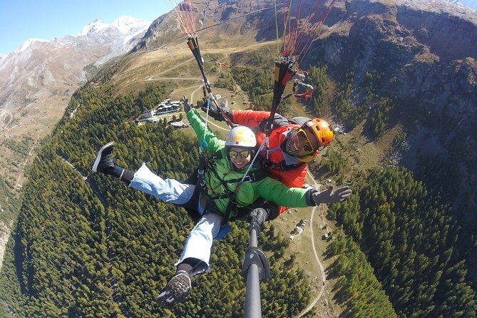 FLYMATTERHORN VIP Paragliding from Zermatt, With Matterhorn View - In the air above the Zermatt valley