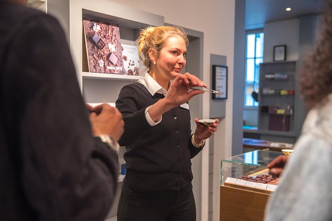 Geneva Chocolate tasting Tour in a Private TaxiBike - Who should book this experience?