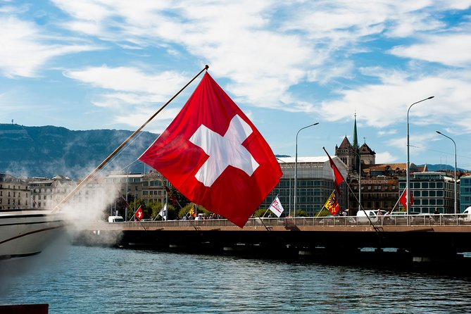 Geneva Walking Tour for your private group with an official guide - Finishing at the Opera House in Place de Neuve