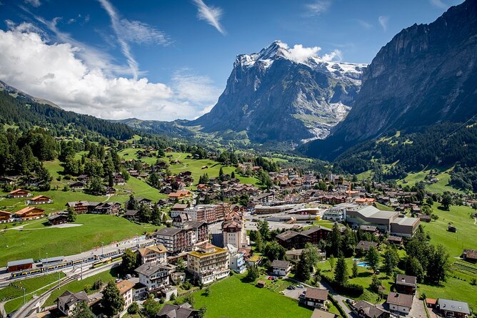 Grindelwald, Interlaken & Lauterbrunnen Day Trip from Zurich - The guide makes a real difference