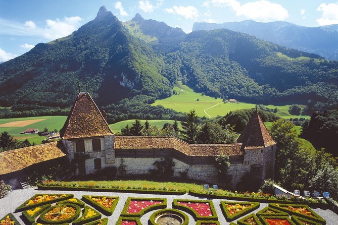 Gruyères Tour from Geneva With Train, Chocolate and Cheese - What the guides add to the experience