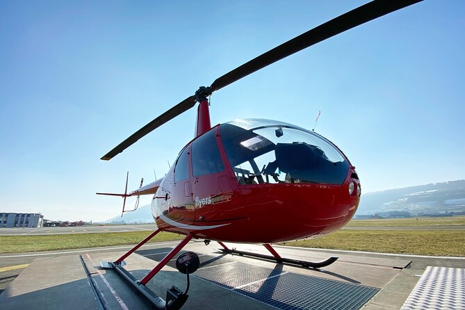 Helicopter tour to the Stockhorn mountain, with great view to the Swiss Alps - Niesen, Switzerland’s pyramid mountain