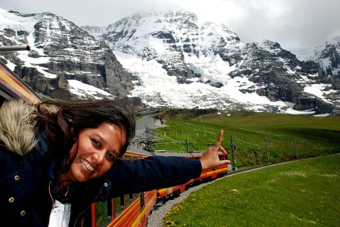 Jungfraujoch: Top of Europe Day Trip from Zurich - The cogwheel train climbs through Kleine Scheidegg