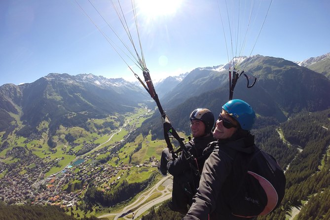 Klosters Tandem Paragliding Flight from Gotschna - Meeting at Klosters Platz