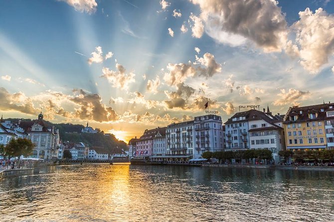 Lucerne by Night Photo Tour - What the photographer guide adds