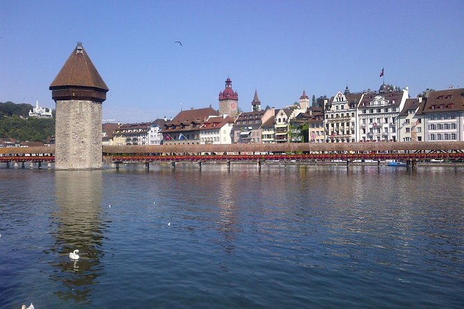 Lucerne small group walking tour and Lake Cruise from Basel - Schwanenplatz and St. Leodegar’s Church