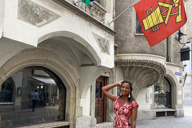 Lucerne Walking Tour and Beer Tasting - A pretzel or brewing sausages with the flight