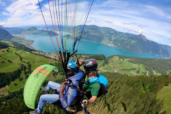 Luzern / Lucerne Professional Paragliding Tandem Flights - Meeting your pilot and handling first-flight nerves