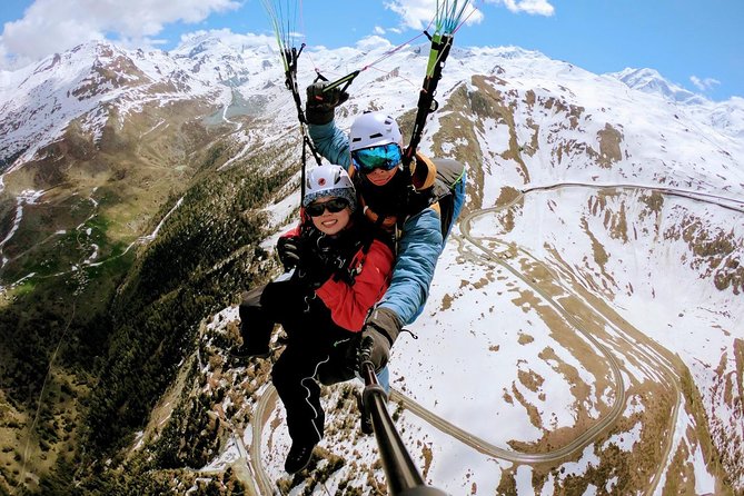 Paragliding mountain flight - What the Tandem Flight Feels Like