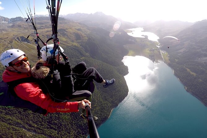 Paragliding Tandem Flights in Engadin - Photos, video, and the small details that improve the day