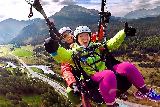 Paragliding Tandem Flights in Engadin - The short run that turns into a long view