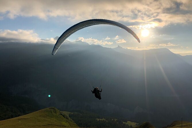 Paragliding Tandem in Switzerland - Landing, photos, and the return to Engelberg