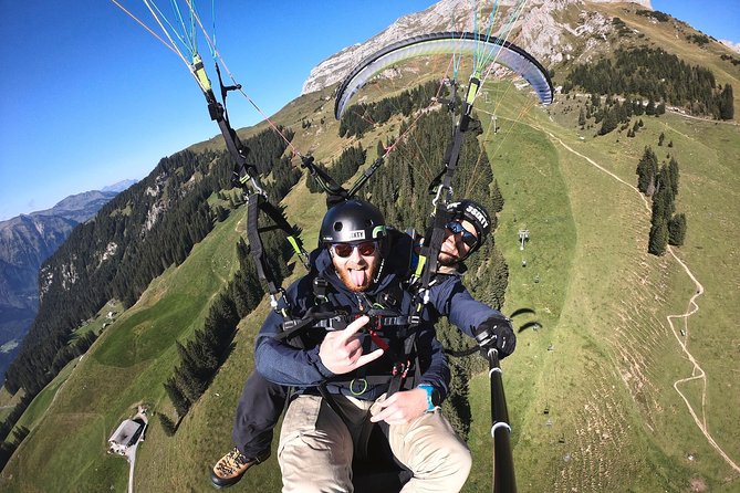 Paragliding Tandemflight Lucerne - Engelberg - Who will enjoy this most