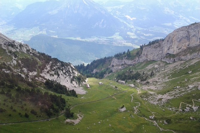 Pilatus Panorama: Exclusive Private Golden Round Trip from Zürich - Fräkmuntegg, Krienseregg, and the gondola descent