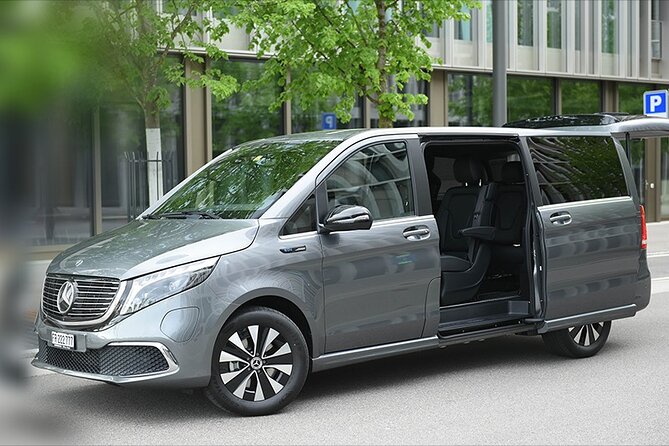 Private Arrival Transfer: from Zurich Airport to Lauterbrunnen - What private transport means for your group