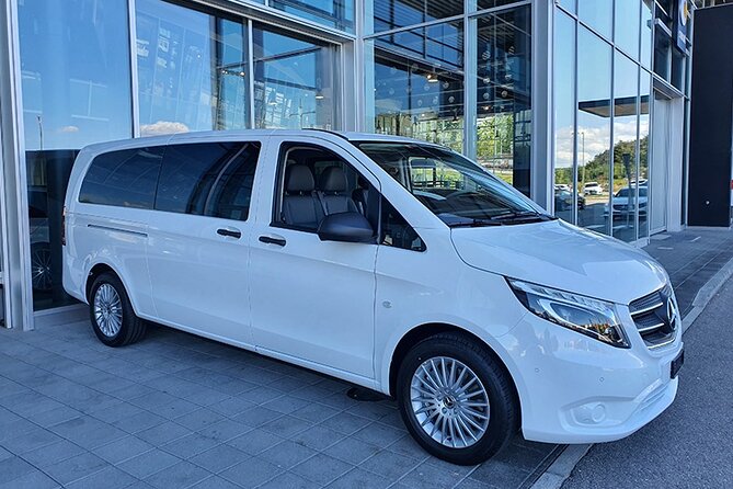 Private Arrival Transfer: from Zurich Airport to Lucerne - What the private format is worth for three people