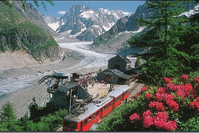 Private Tour to Chamonix Mont-Blanc Scenic Glass-Roof Bus - Aiguille du Midi and the 3,842-meter ascent