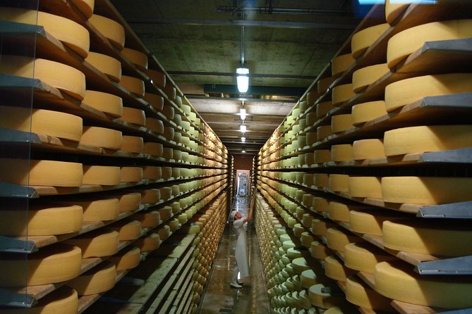Private Tour to Gruyères, Chocolate & Cheese Factory from Geneva - The short drive from Broc to Gruyères