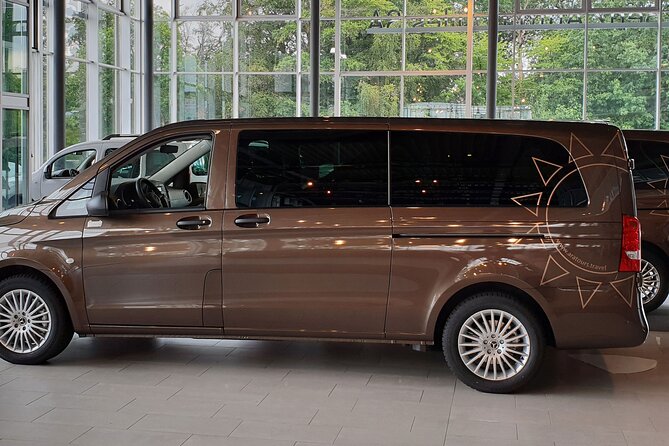 Private Transfer from Grindelwald to Zurich Airport - Leaving Grindelwald without a station scramble