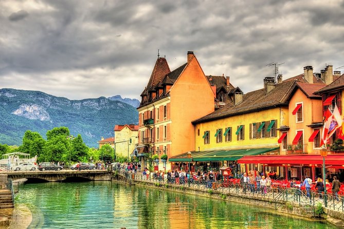 Private Trip from Geneva to Annecy in France - Discovering Annecy from Hôtel de Ville