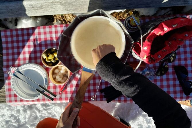 Sledding Cheese Fondue, Chocolate - Group size, language, and who will enjoy it