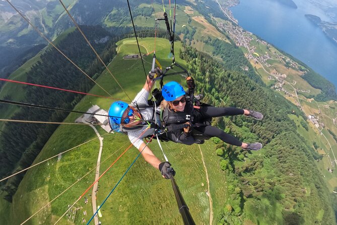 Tandem Paragliding Flight in the Lucerne Region - Ten to twenty minutes above the lake and peaks