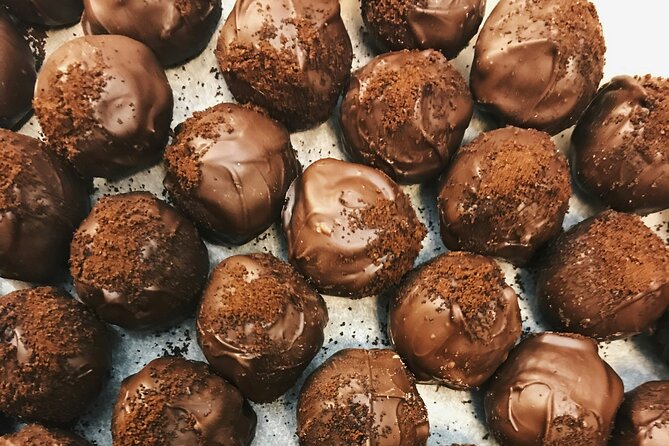 Taste Geneva – A Full Food Tour of Swiss Flavors by Do Eat Better - Find a secret hot chocolate stop on Rue du Marché