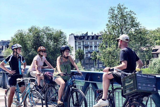 Urban Bike Tour Zurich - Zurich West and Frau Gerolds Garten